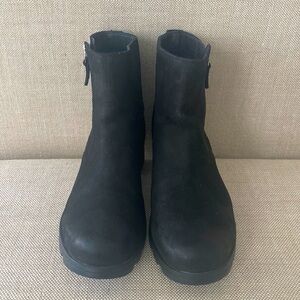 SOREL Women’s Emelie Chelsea Waterproof Boot, Size 8.5